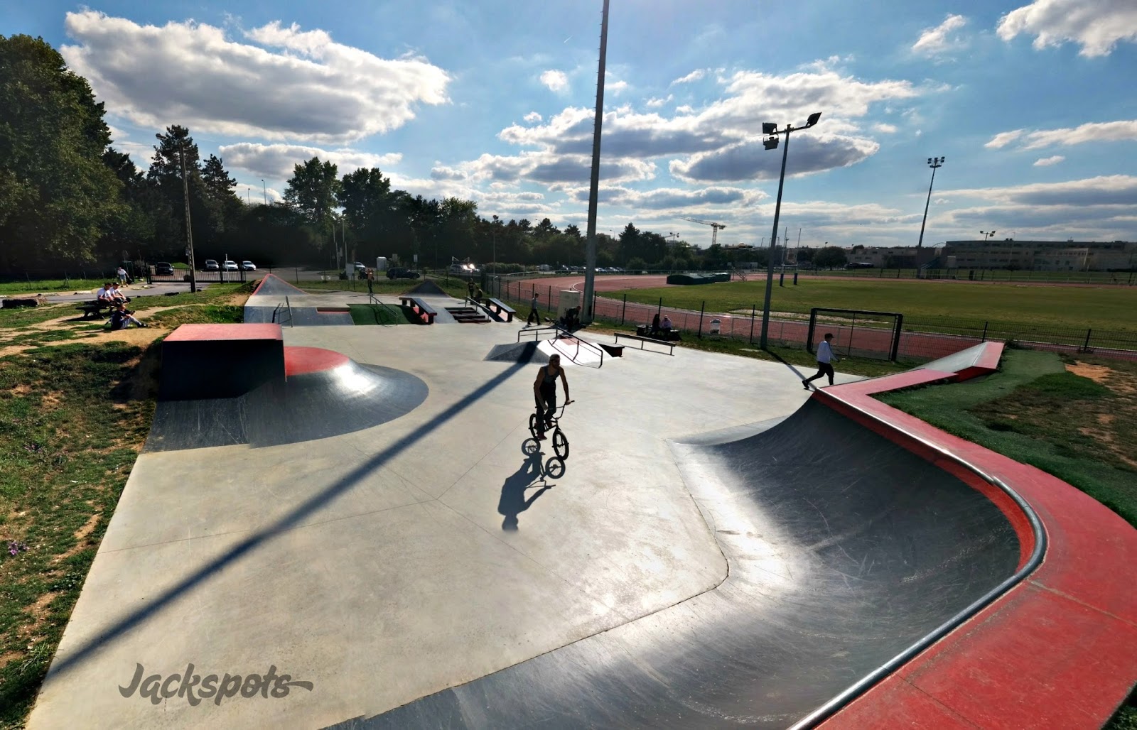 Georges Tauziet Skatepark Meaux Skate Spot 3/5