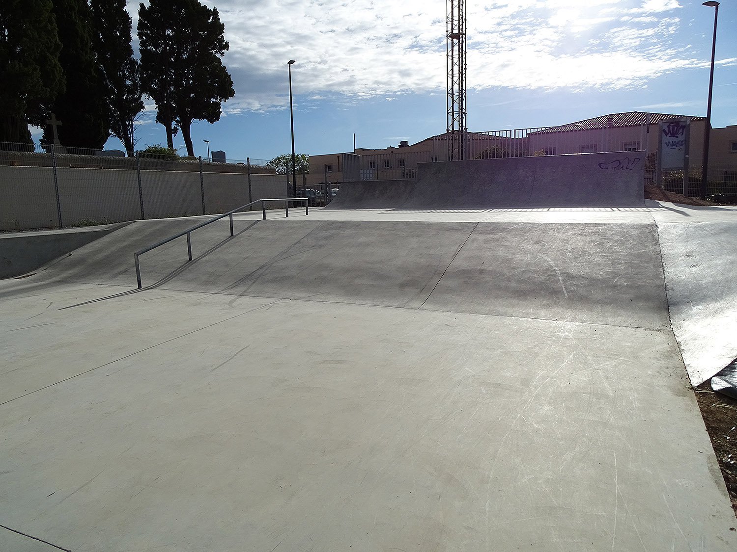 Cimetière Skatepark Vic la Gardiole Skate Spot 3/5