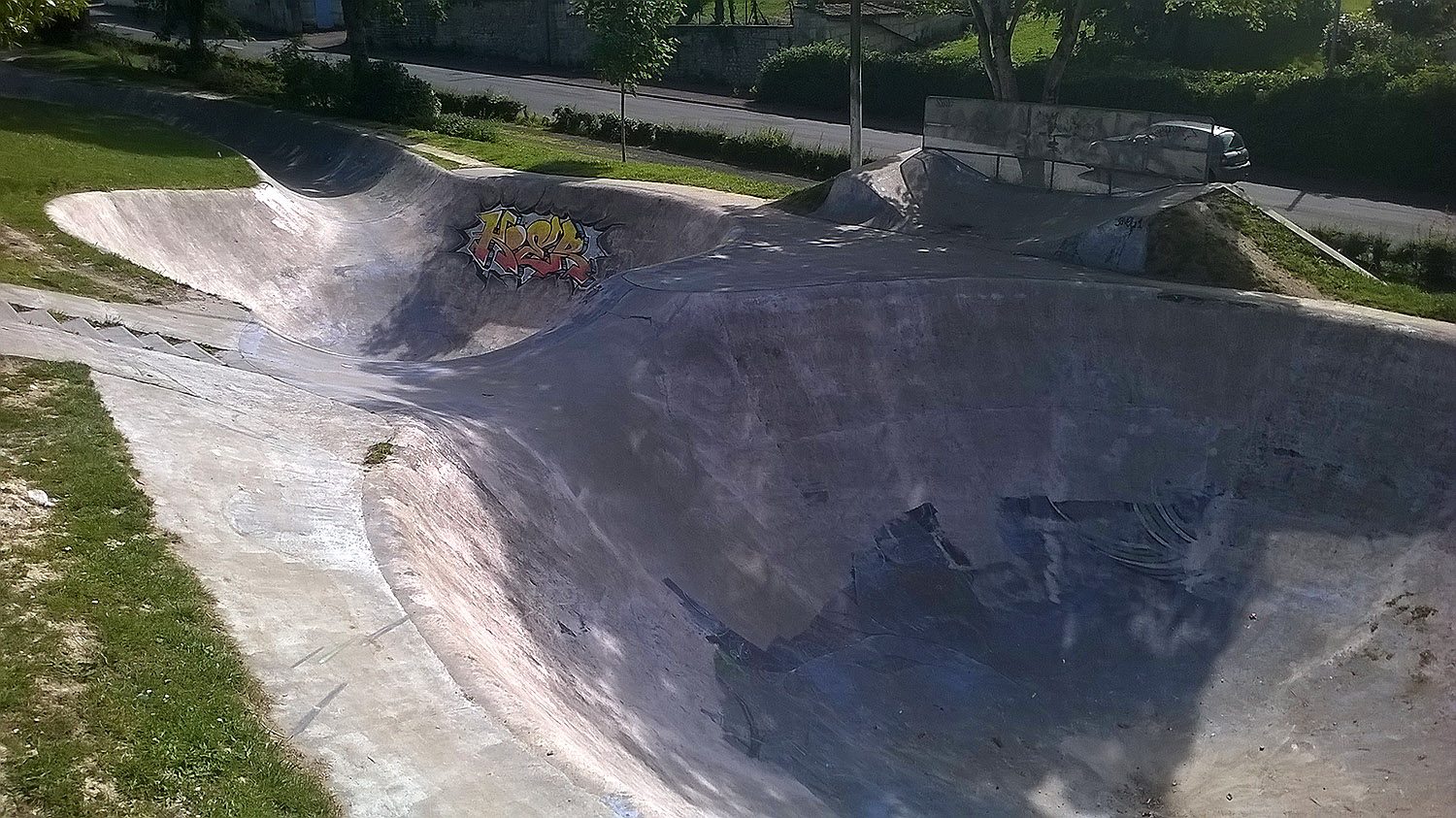 Mythical Bowl Bowl Saintes Skate Spot 4/5