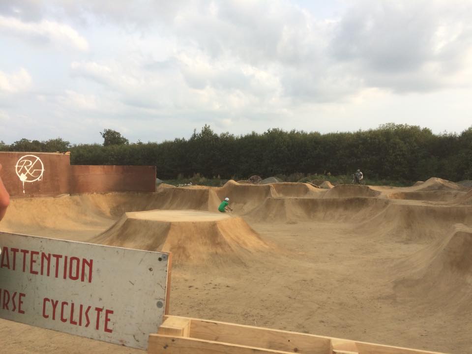 Trail'R Dirt Pouzauges Skate Spot 5/5