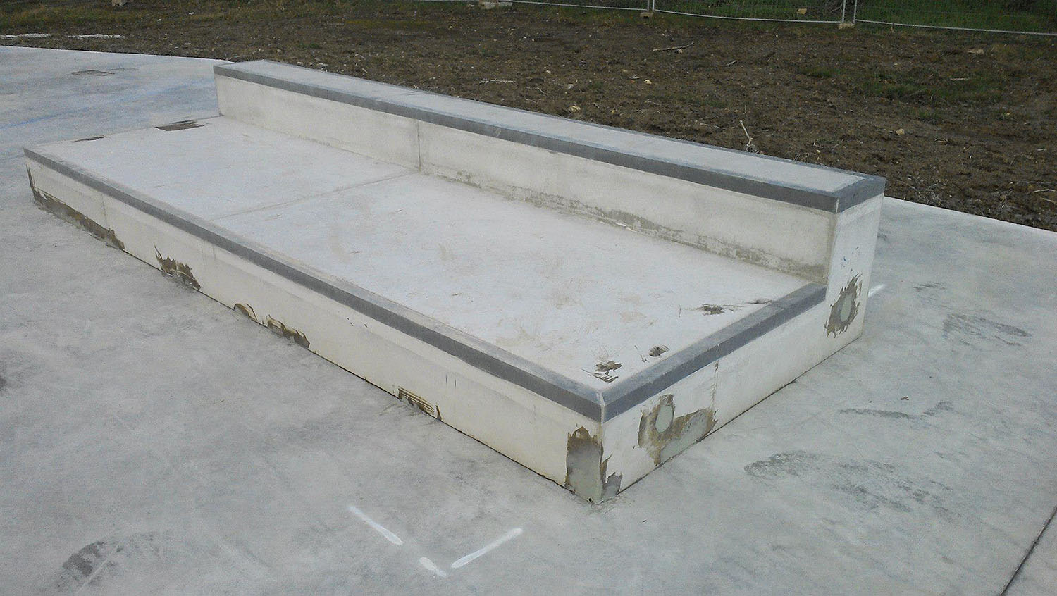 Base de Loisirs Skatepark Parthenay Skate Spot 2/5