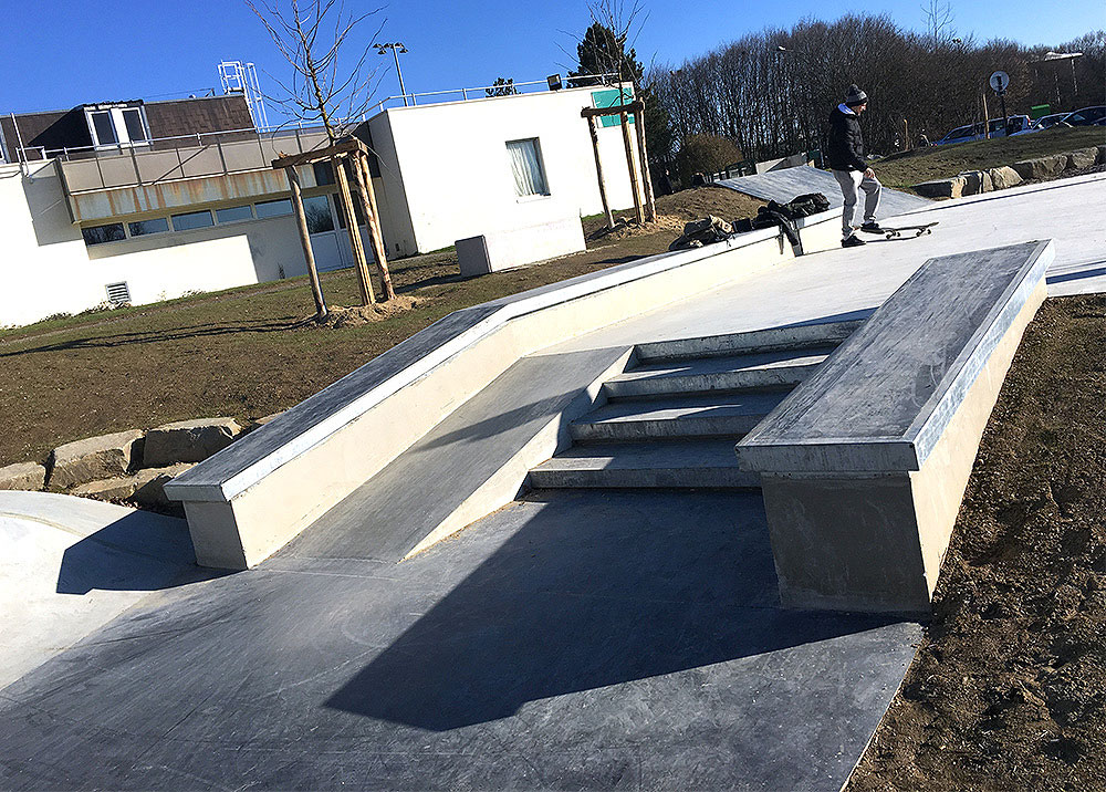 Collège Gérard Philipe Skatepark Carquefou Skate Spot 3/5