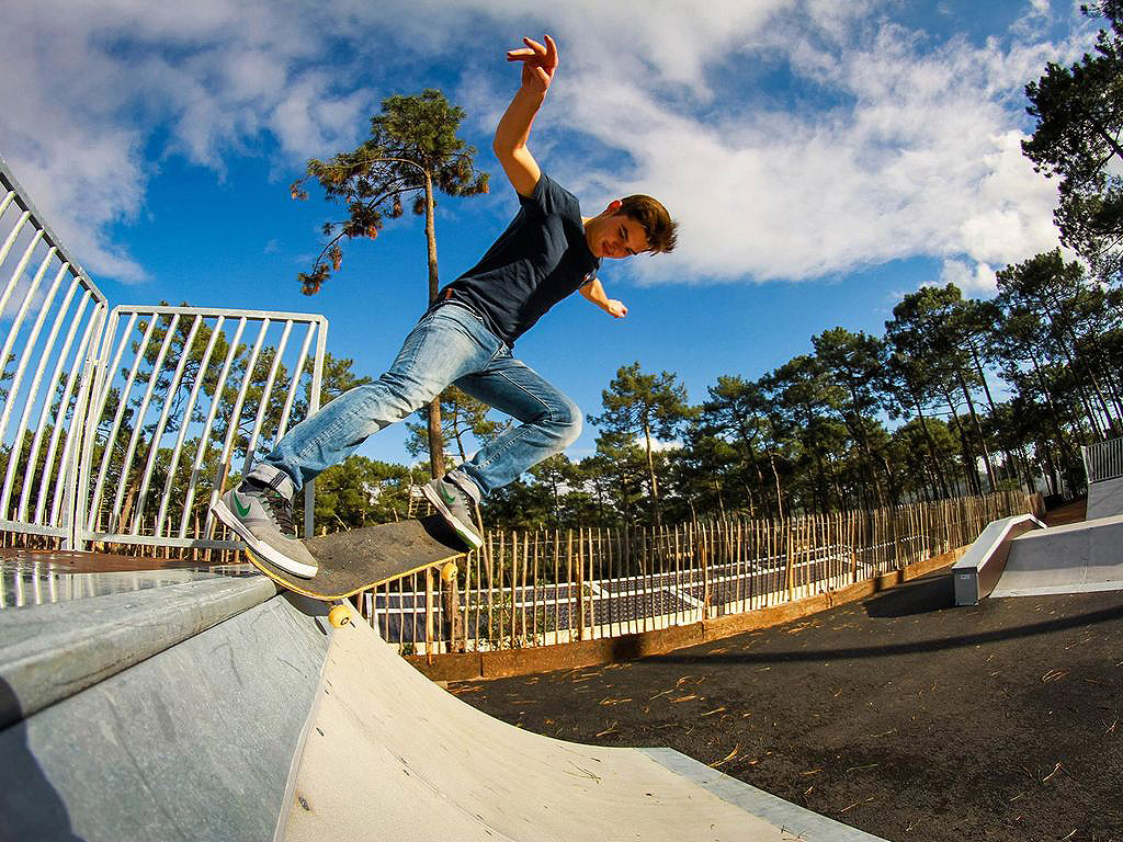 Camping Yelloh Skatepark Lacanau Skate Spot 1/5