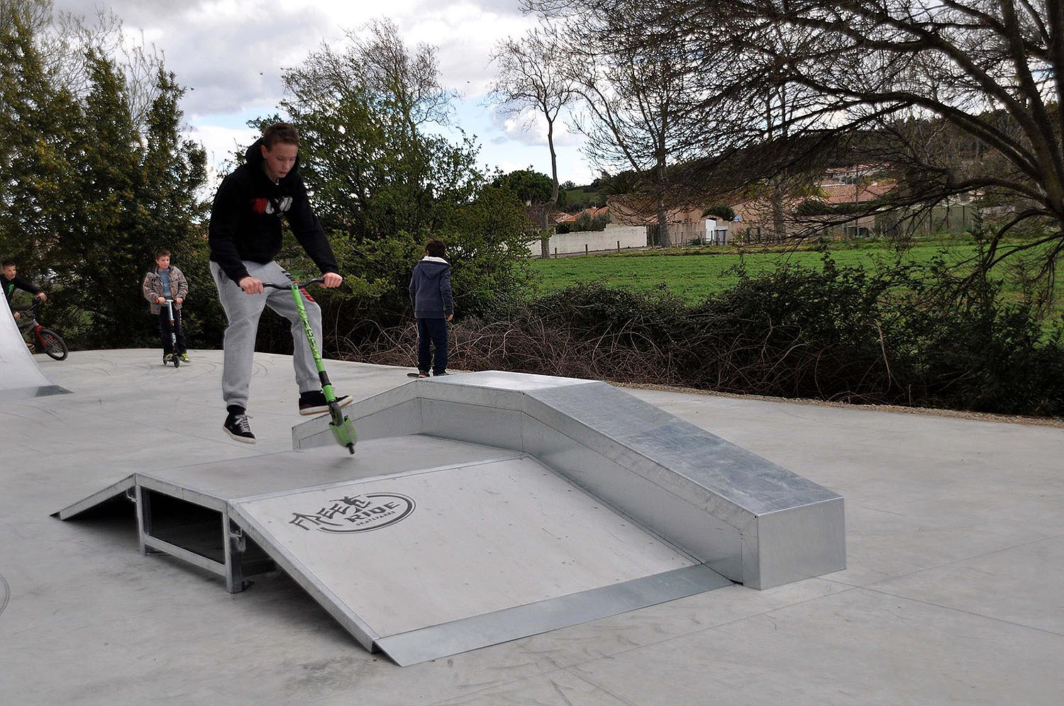 La Muse Skatepark Ginestas Skate Spot 1/5