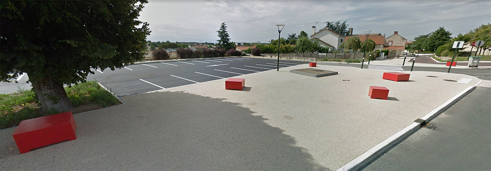 Red Block Spot Street La Bruffière Skate Spot 2/5