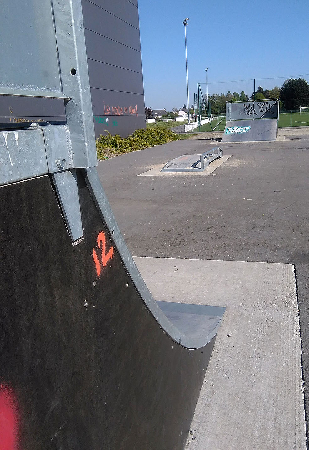 Les 3 Rivières Skatepark Goven Skate Spot 1/5