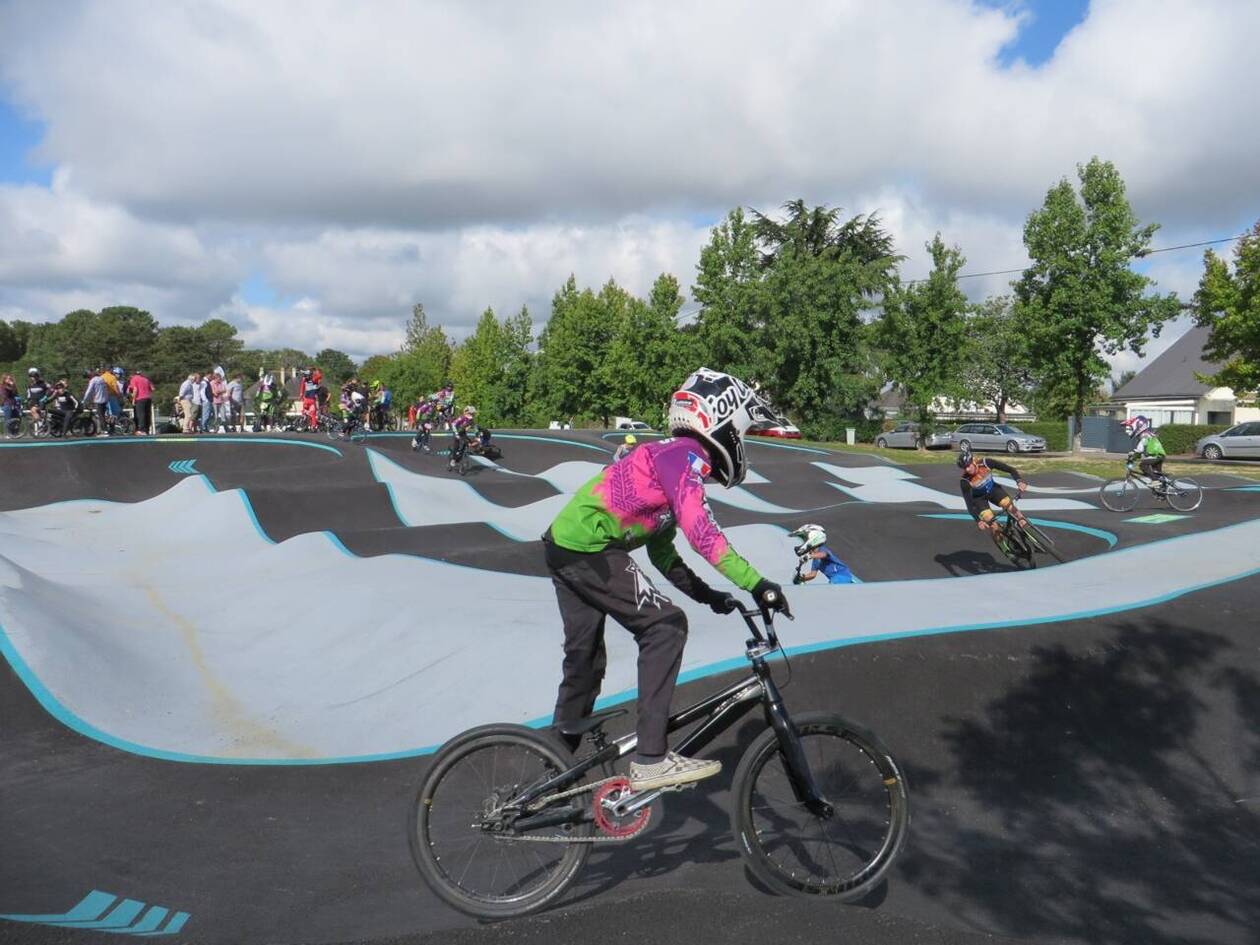 Graslia Pumptrack La Gacilly Skate Spot 3/5