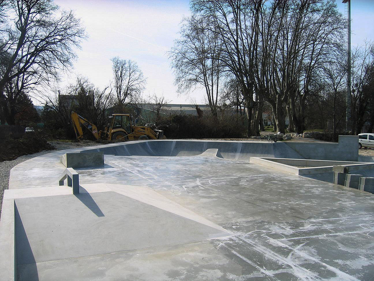 Stade Adrien Gilly Bowl Manosque Skate Spot 3/5