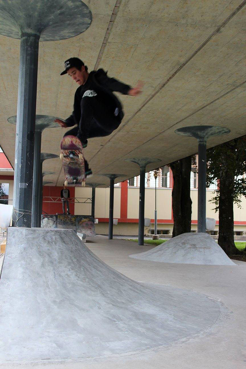 Collège des Jeanneret Do It Yourself Le Locle Skate Spot 4/5