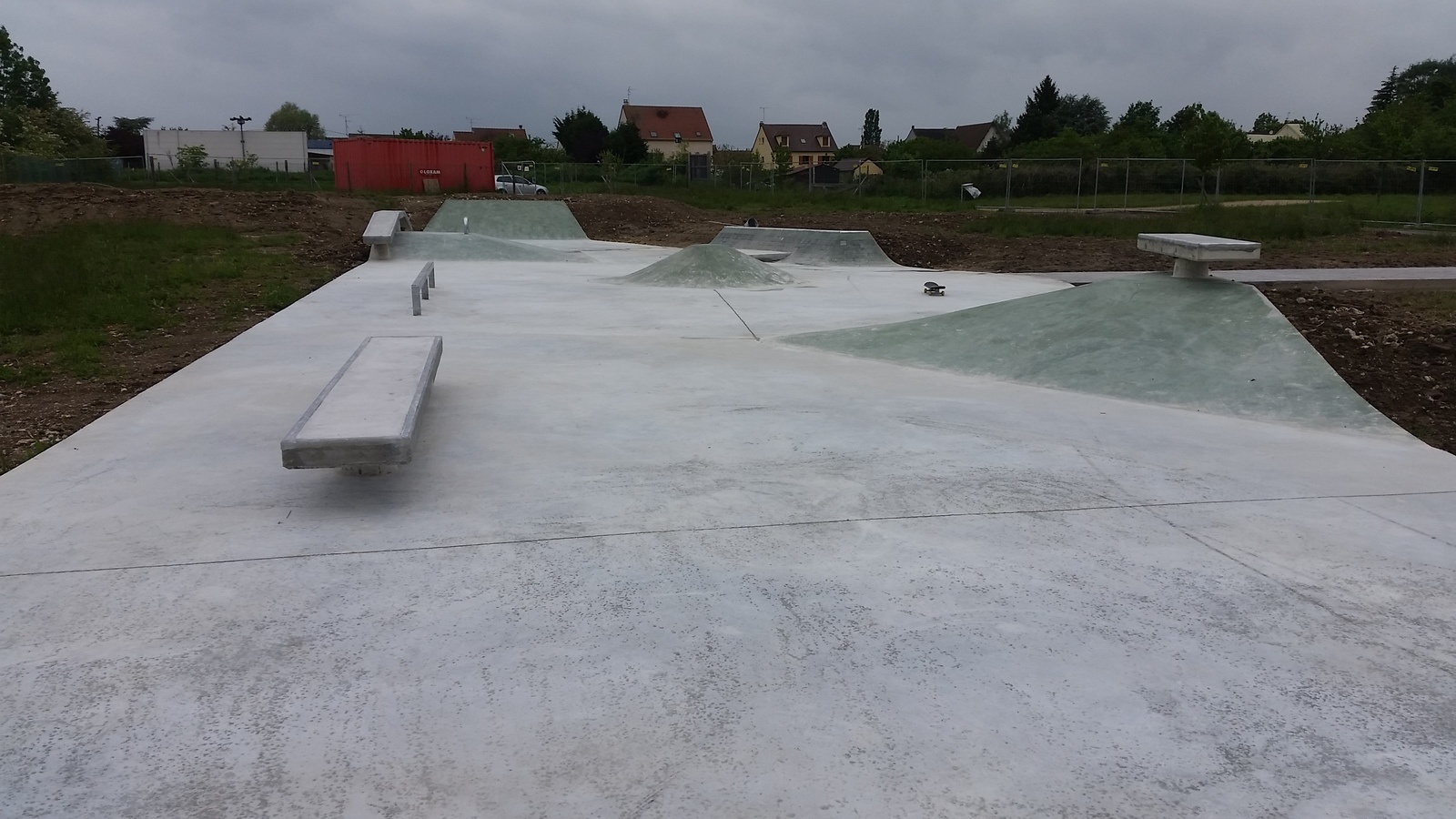 Le Perreux Skatepark Bruyères le Châtel Skate Spot 3/5