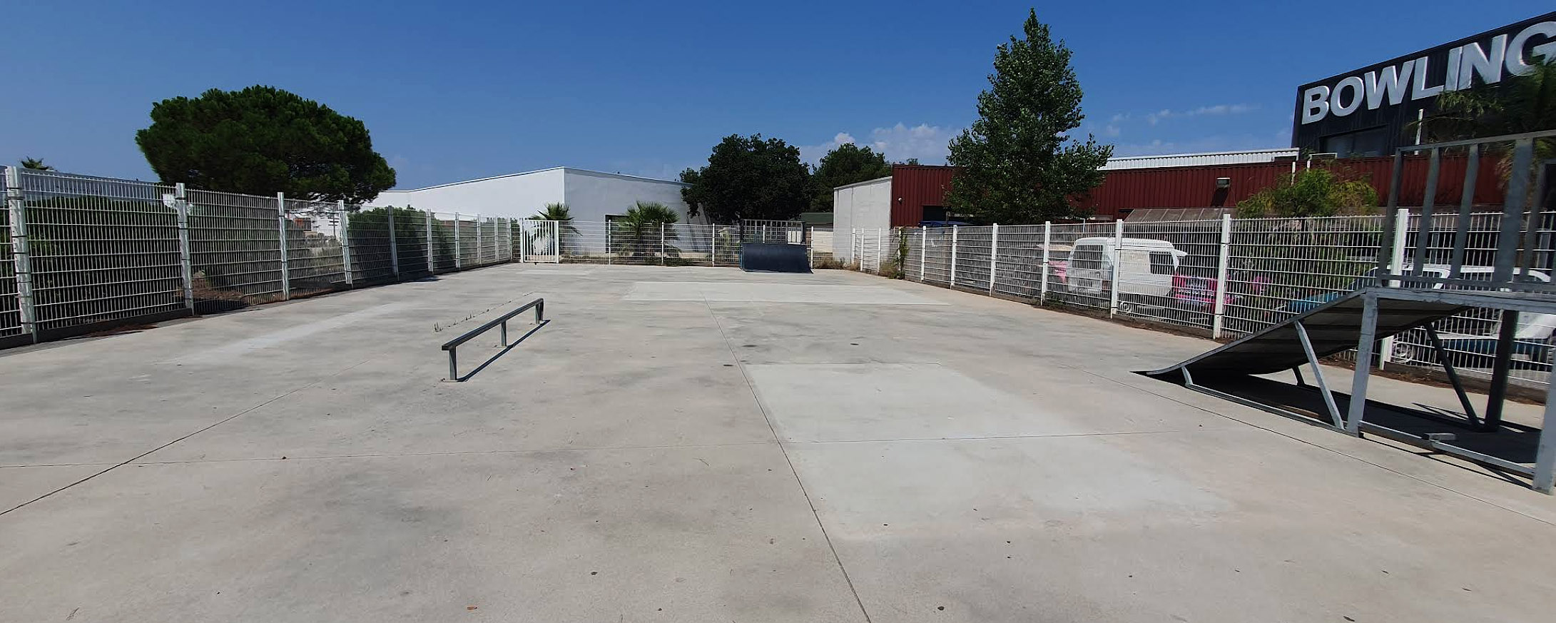 Bowling Skatepark Canet en Roussillon Skate Spot 1/5
