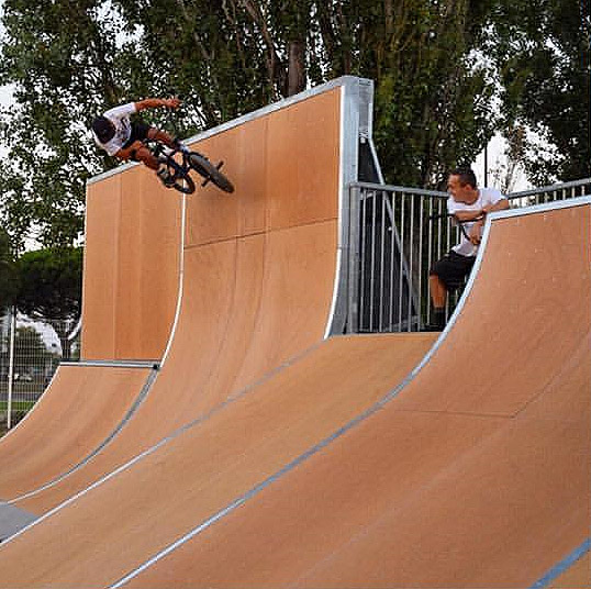 Saint Chamand Skatepark Avignon Skate Spot 2/5