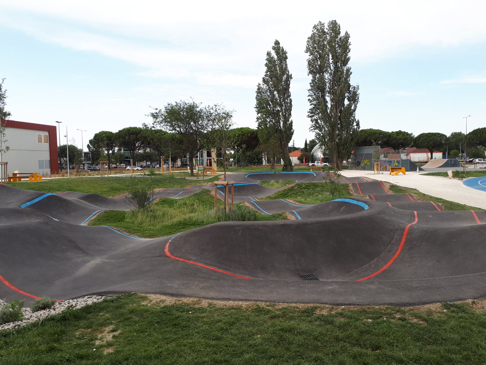 Plaine des Sports Pumptrack Avignon Skate Spot 2/5