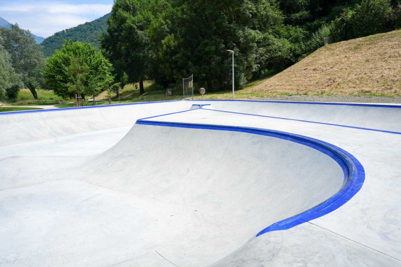 Lac de Fiancey Bowl Saint Égrève Skate Spot 5/5