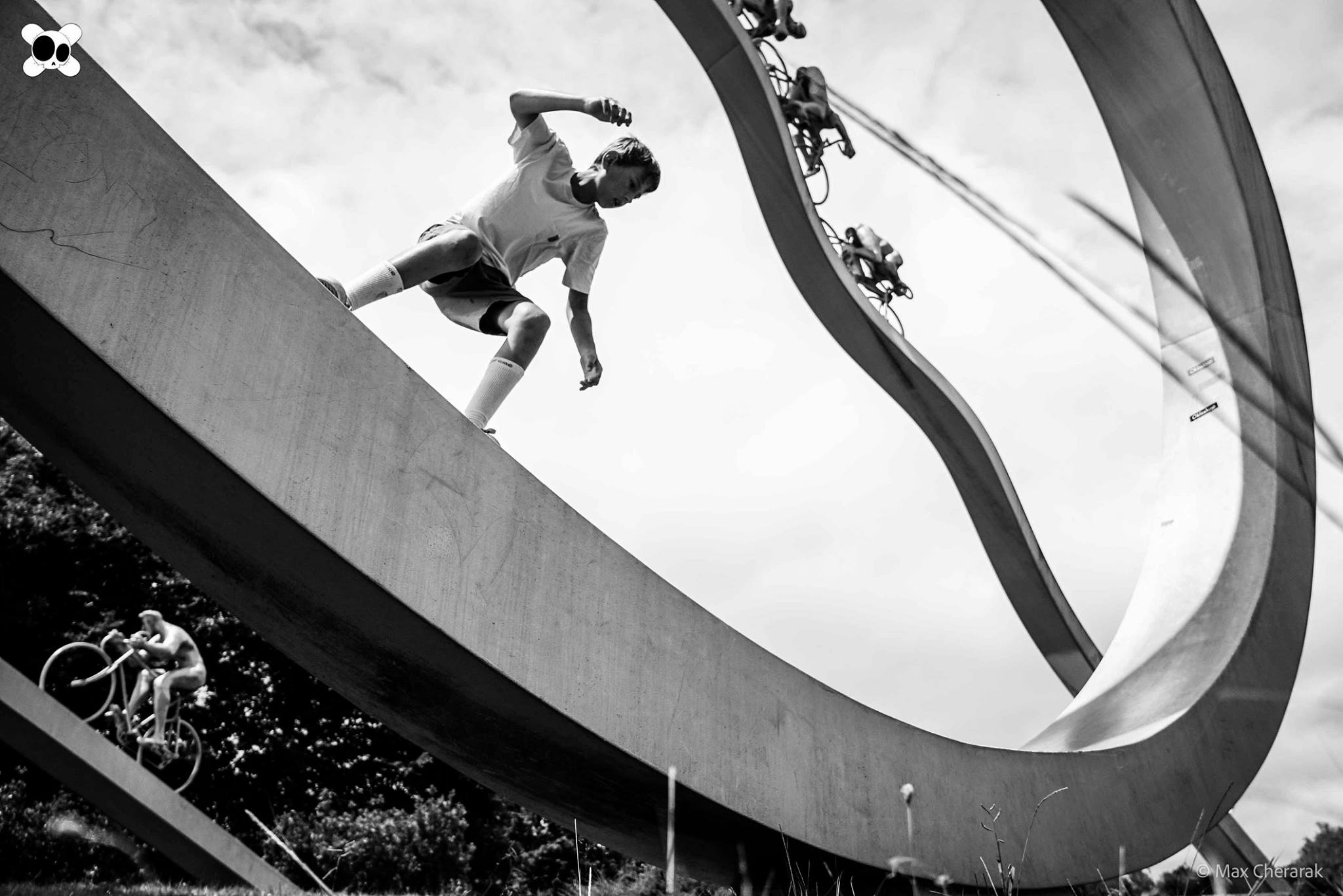 Aire des Pyrénées Art Ger Skate Spot 3/5