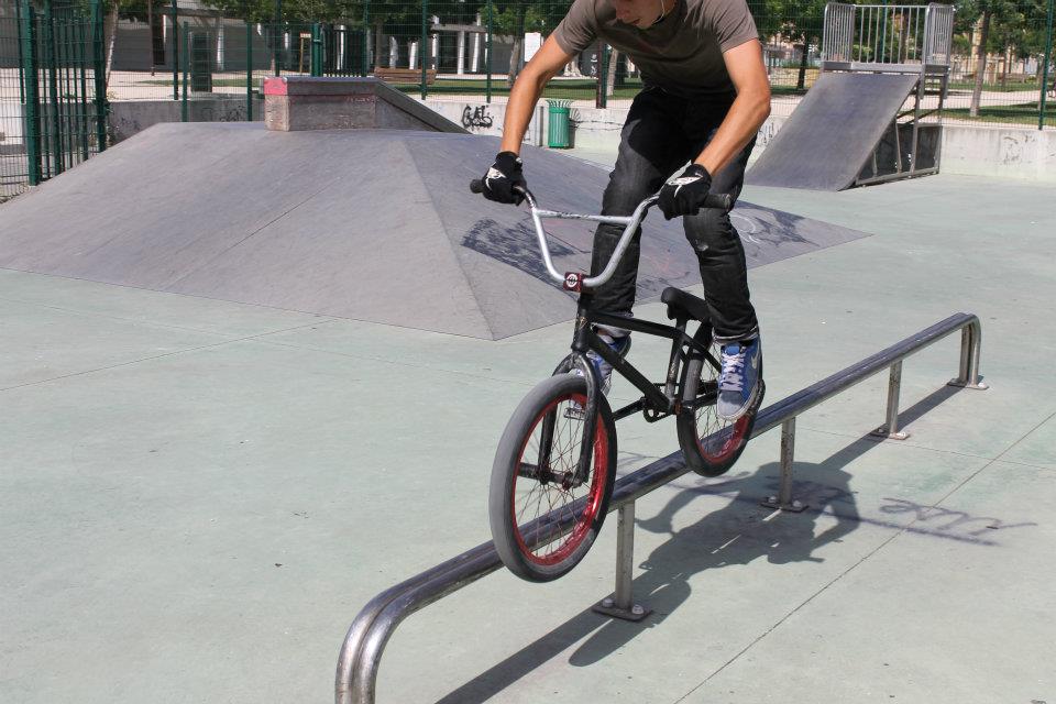 Parc Skatepark Monteux Skate Spot 1/5