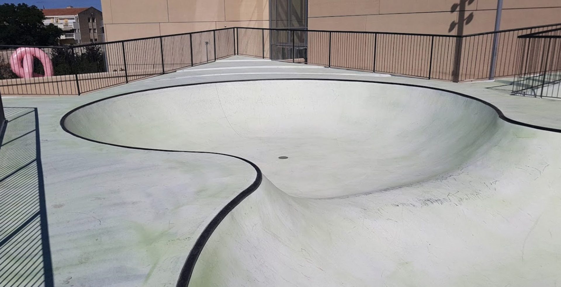 Luma Bowl Arles Skate Spot 4/5