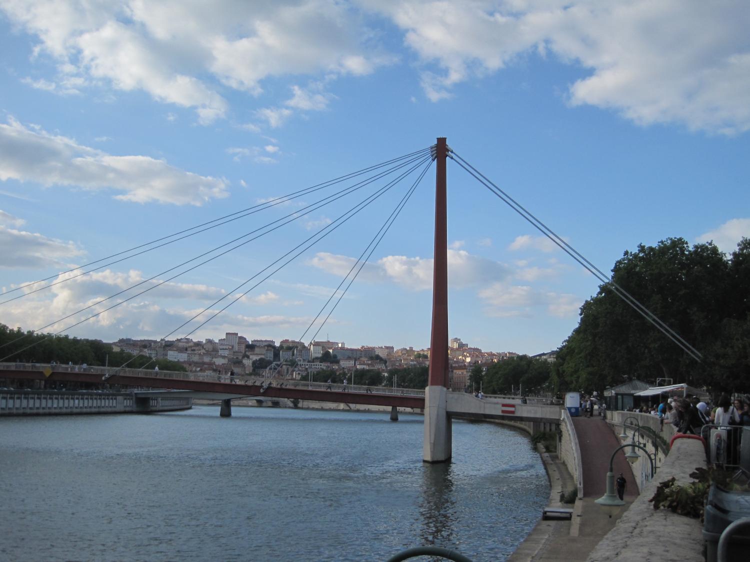 Passerelle du Palais Spot Street Lyon Skate Spot 2/5