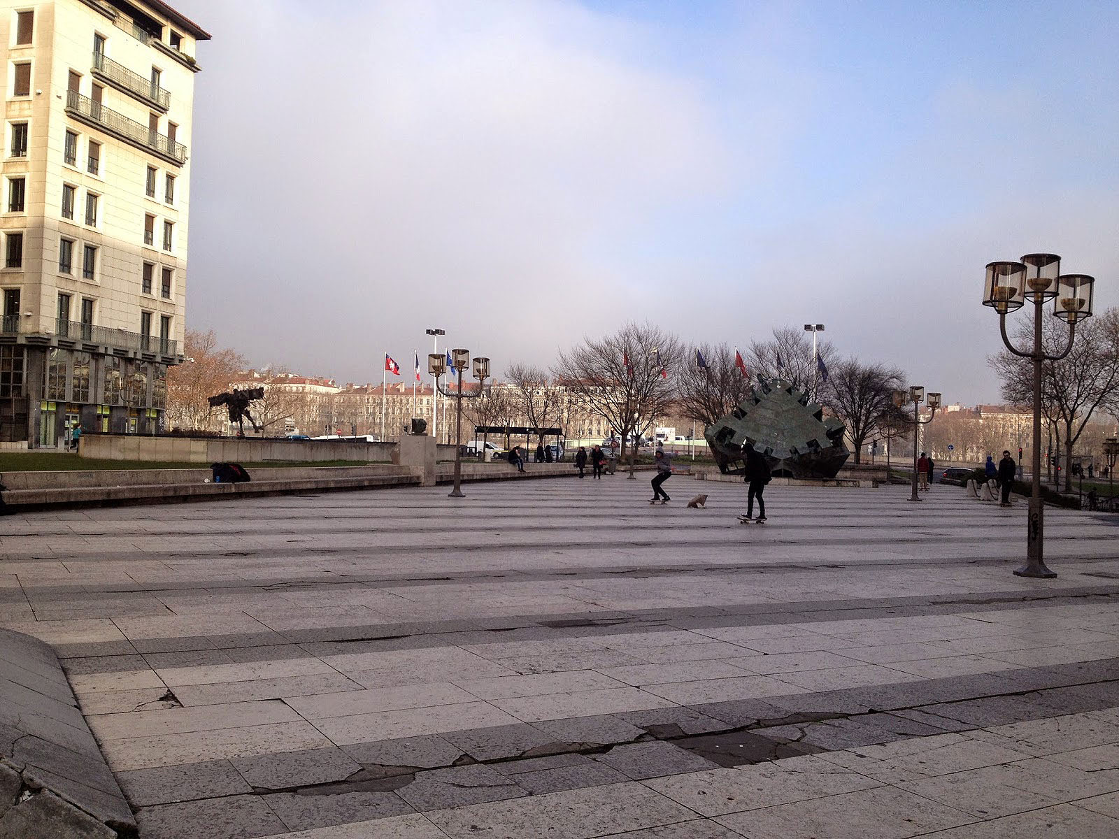 HDV Plaza Lyon Skate Spot 5/5