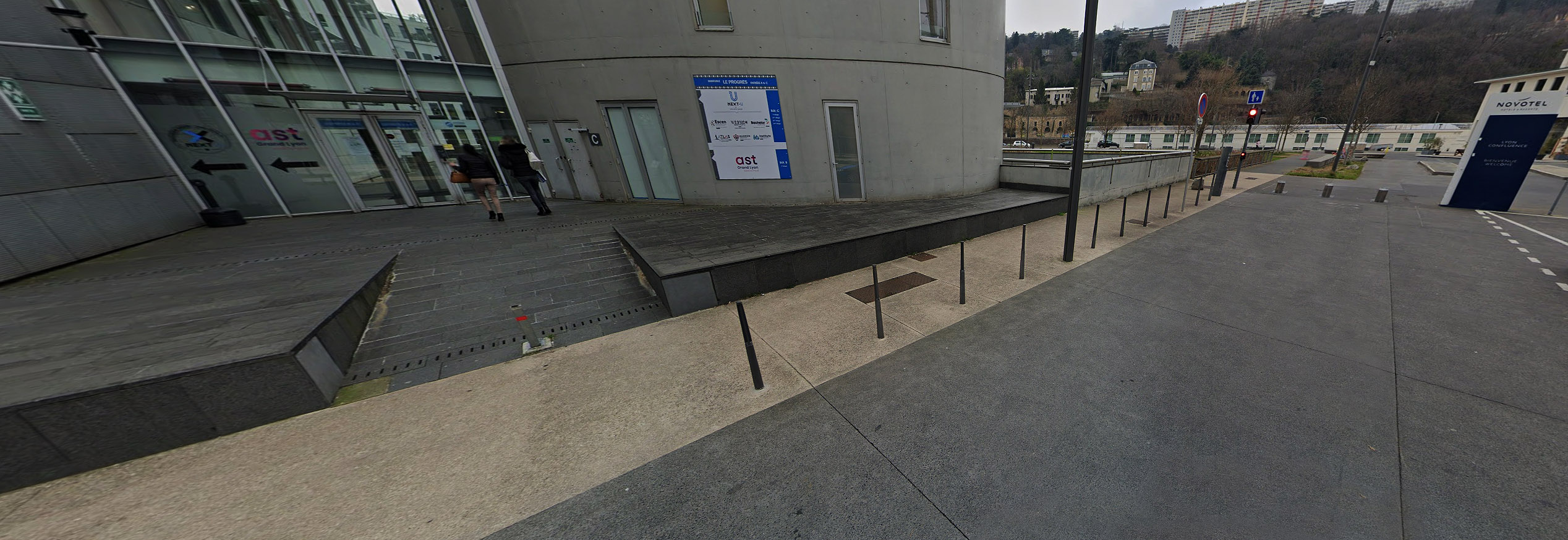 Le Progrès Spot Street Lyon Skate Spot 3/5