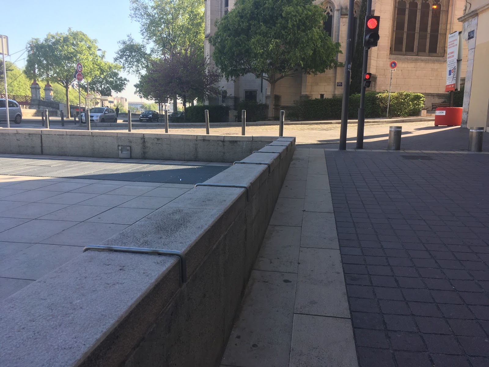 Place Crepu Spot Street Lyon Skate Spot 2/5