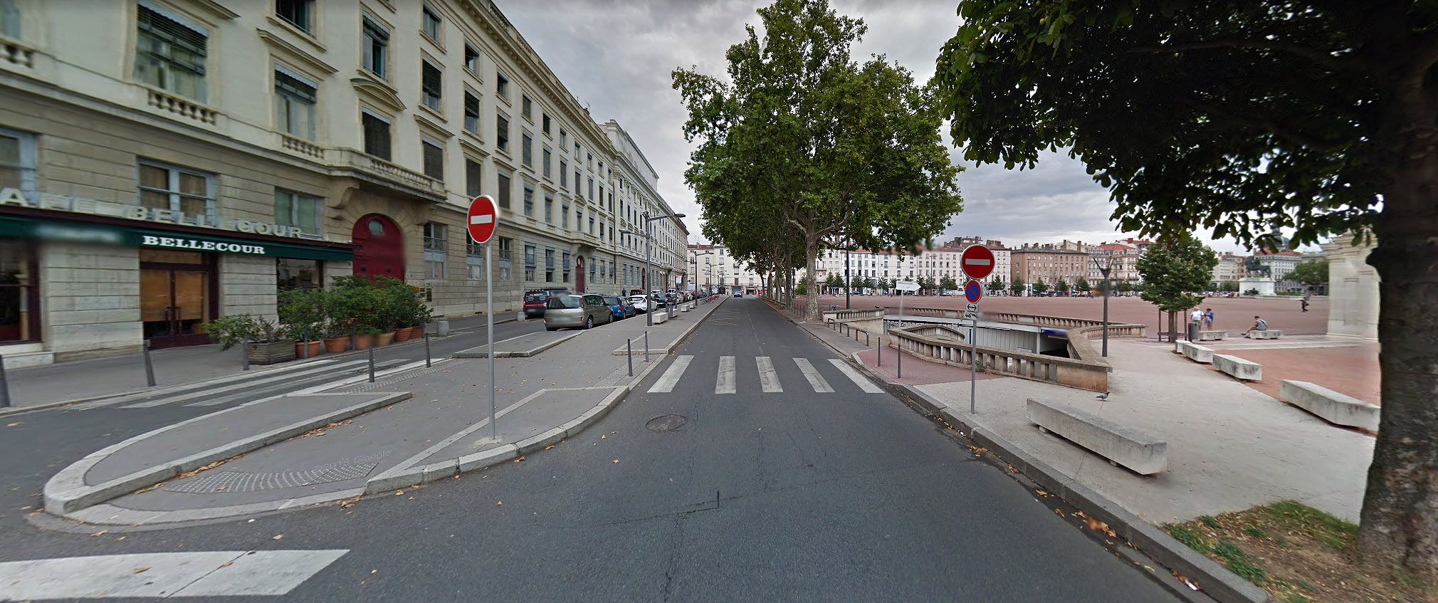 Place Bellecour Spot Street Lyon Skate Spot 3/5