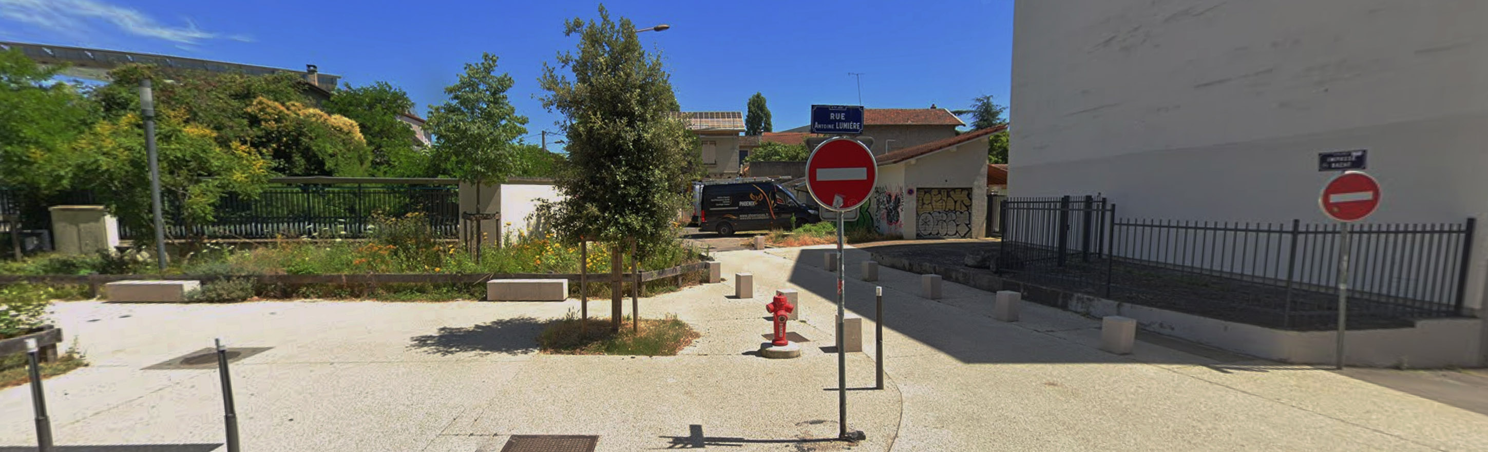 Lycée Monplaisir Spot Street Lyon Skate Spot 2/5