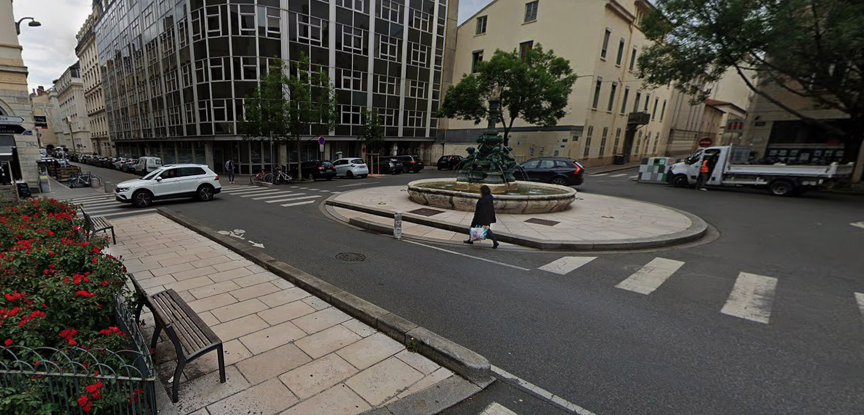 Place Vollon Spot Street Lyon Skate Spot 2/5