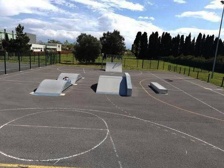 Espace Louis Blad Skatepark Pézilla la Rivière Skate Spot 1/5