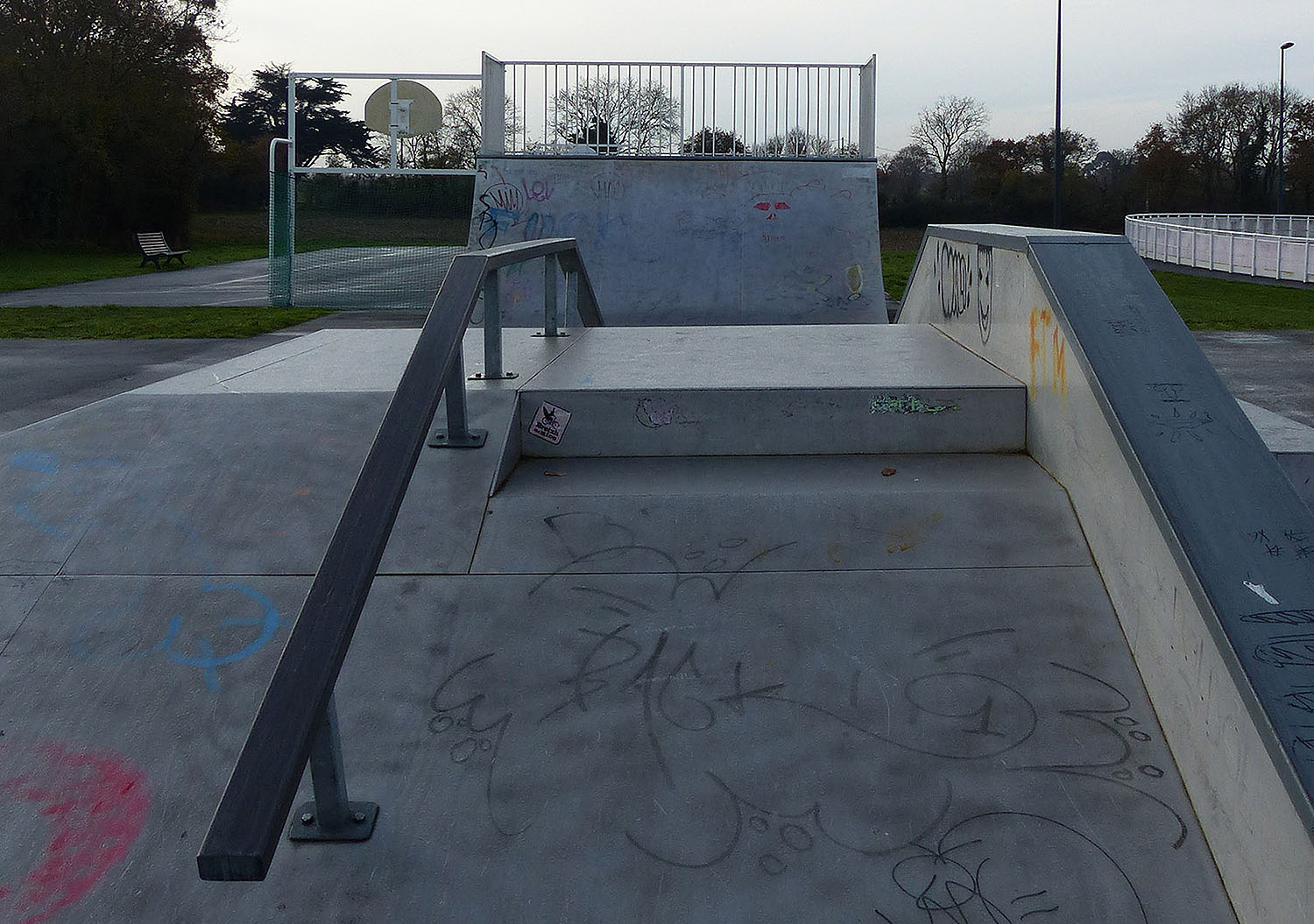 Le Stade Skatepark Binic Étables sur Mer Skate Spot 2/5