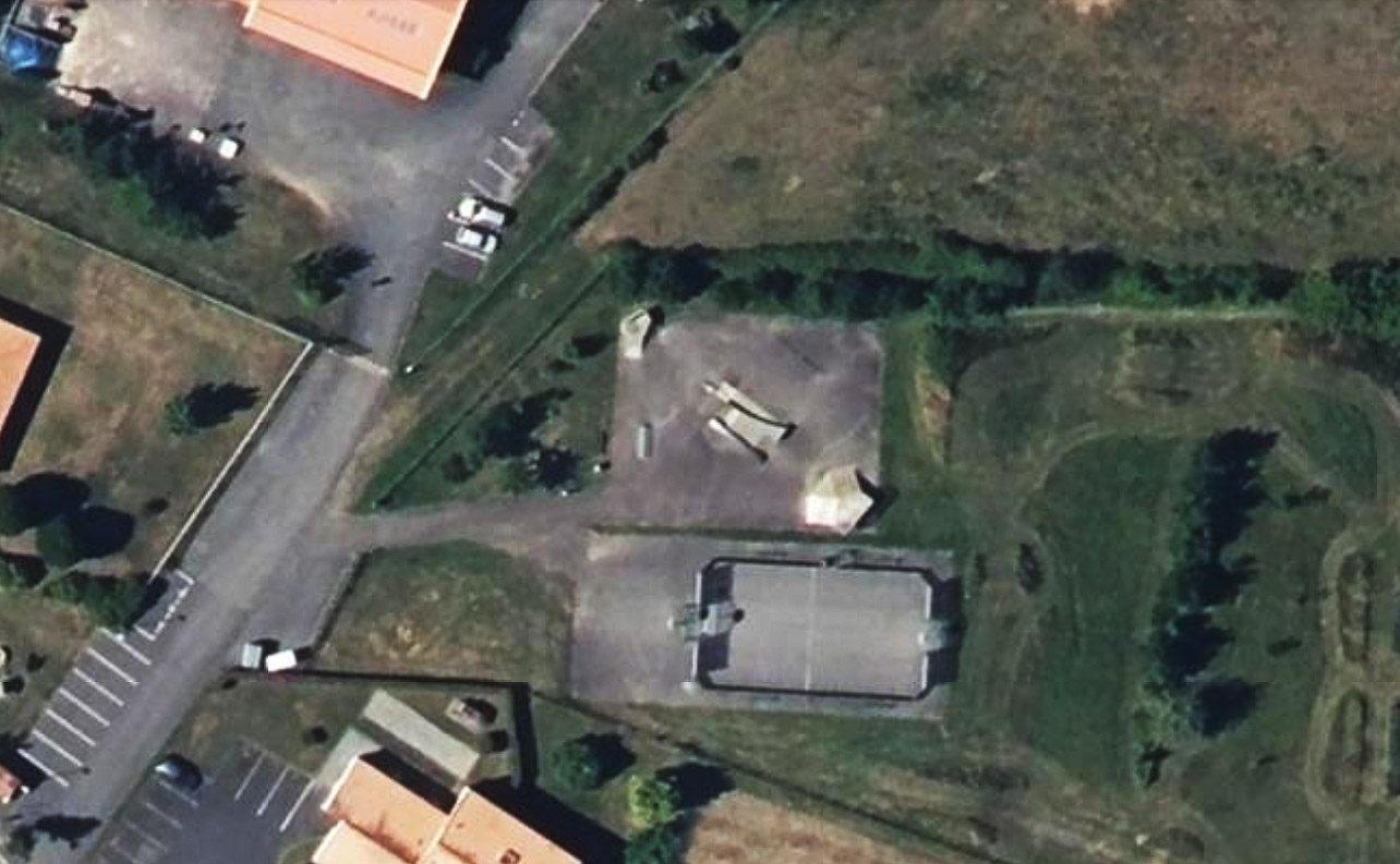 Caserne de Pompiers Skatepark Brains Skate Spot 1/5