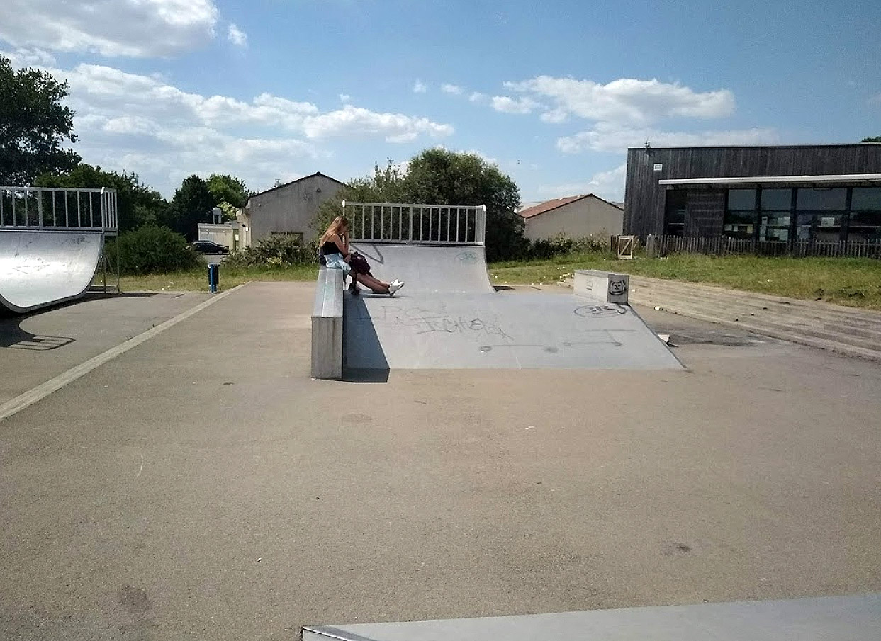 Parc du Grand Pré Skatepark La Montagne Skate Spot 2/5