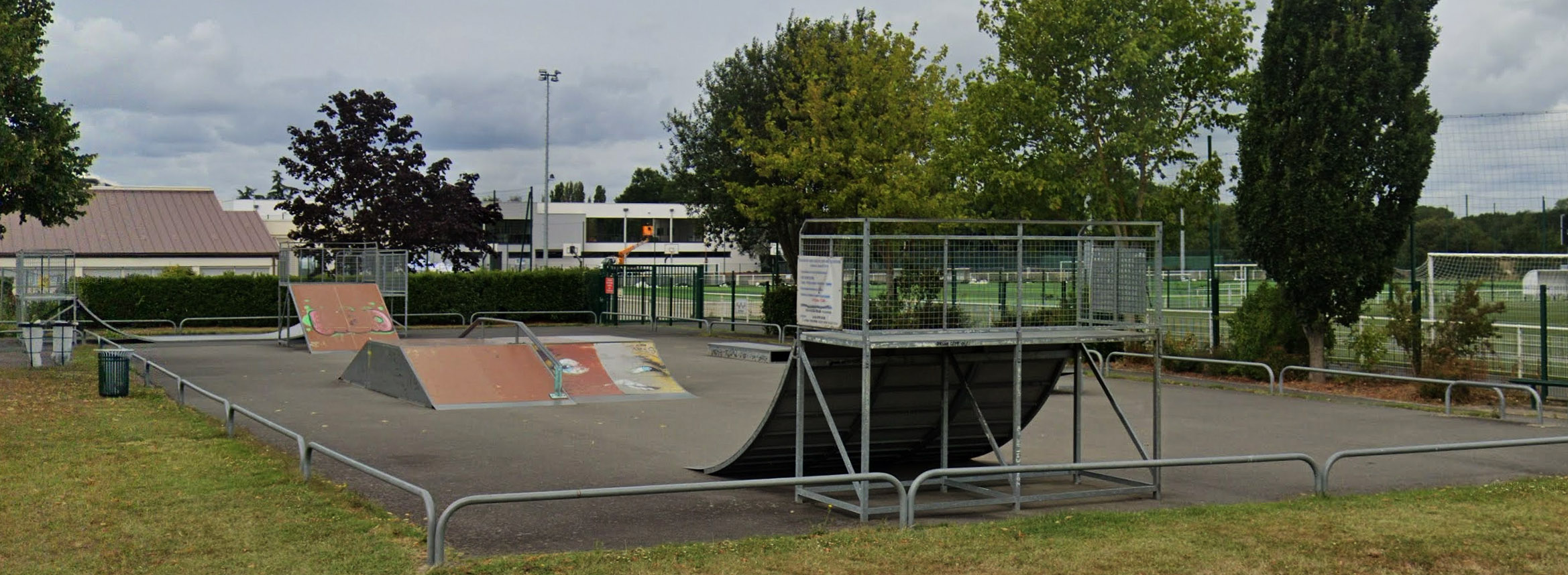 Paul Bouin Skatepark Basse Goulaine Skate Spot 2/5