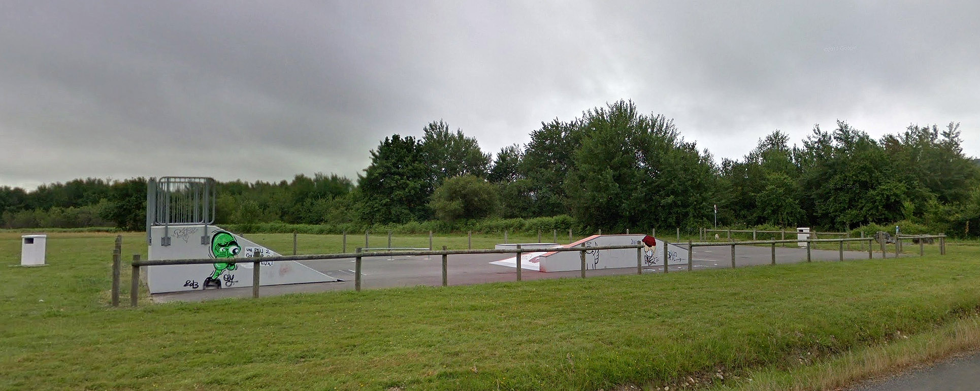 Bousquet Skatepark Juillan Skate Spot 2/5