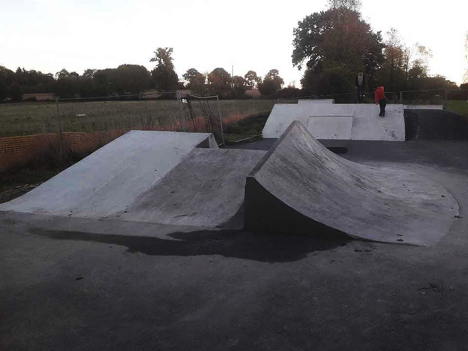 Salle Des Sports Do It Yourself Saint Médard sur Ille Skate Spot 3/5