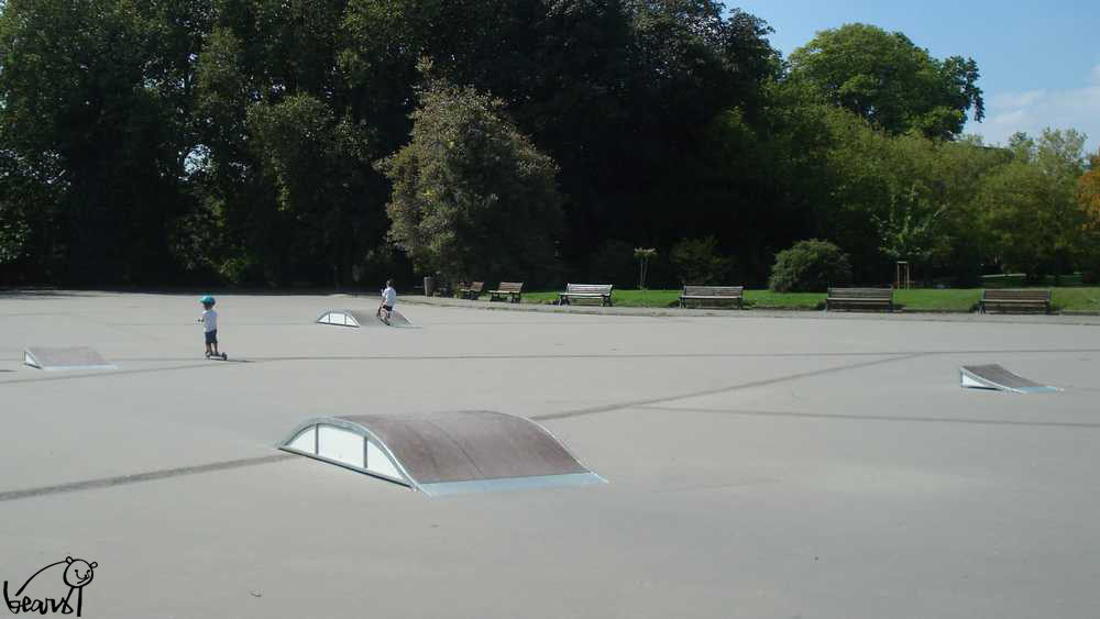 Parc de Maurepas Skatepark Rennes Skate Spot 1/5