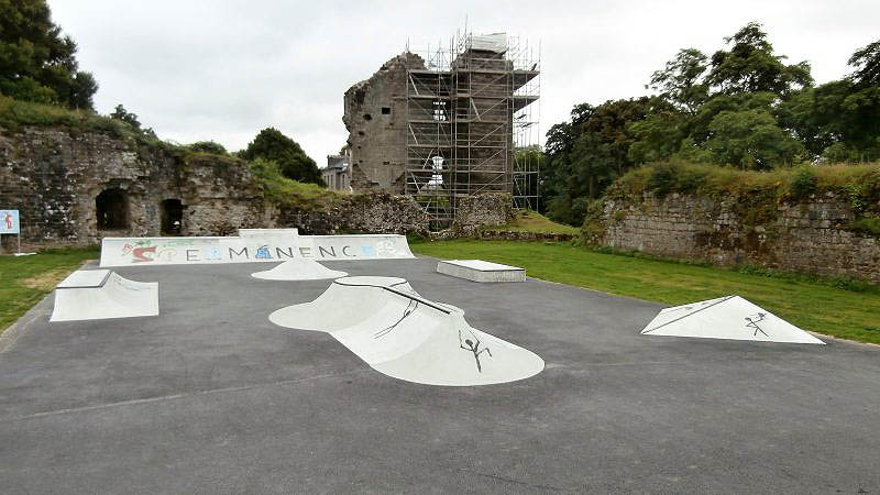 Le Château Do It Yourself Hédé Bazouges Skate Spot 4/5