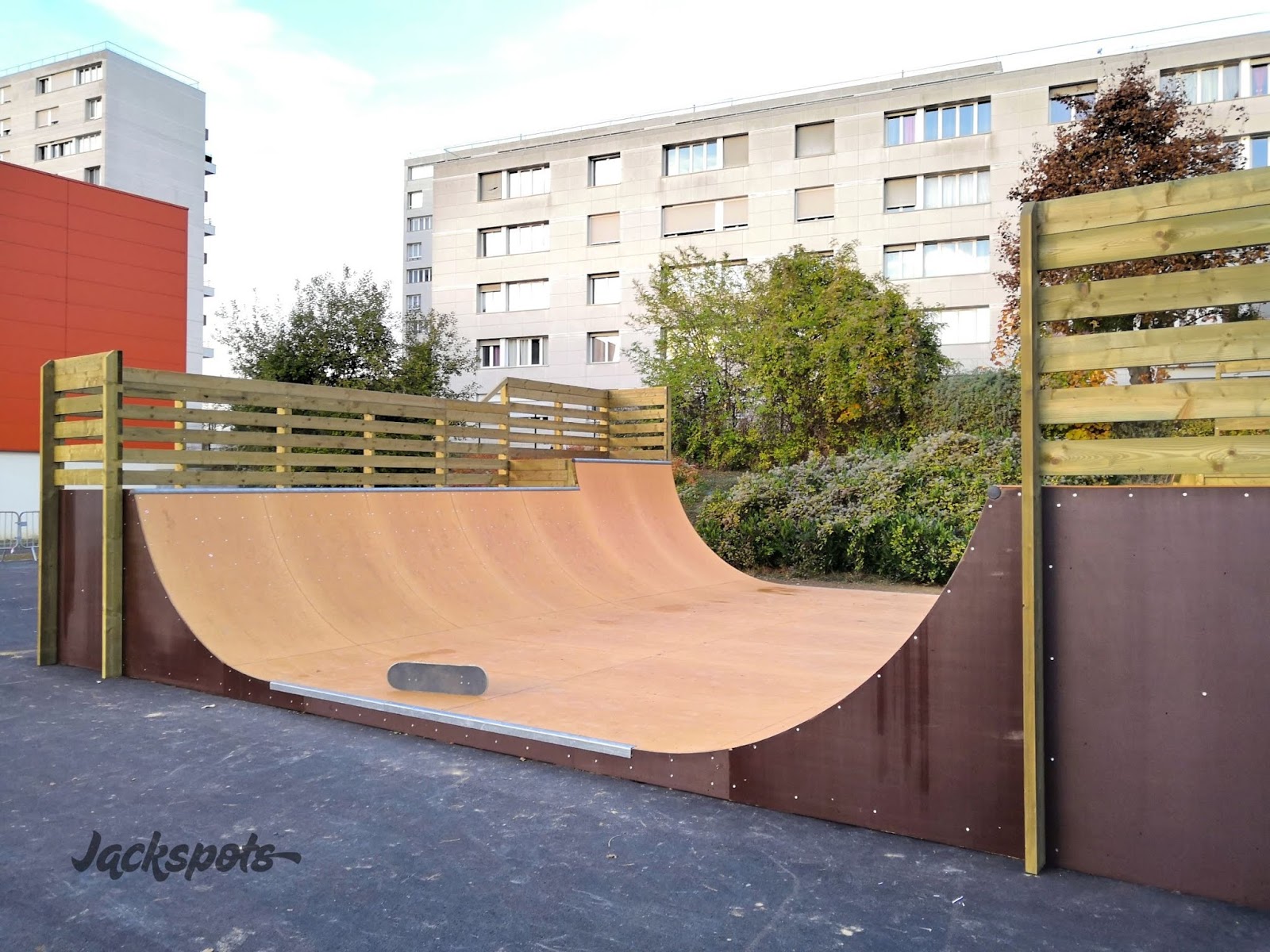 Stade des Esselieres Mini Le Kremlin Bicêtre Skate Spot 3/5