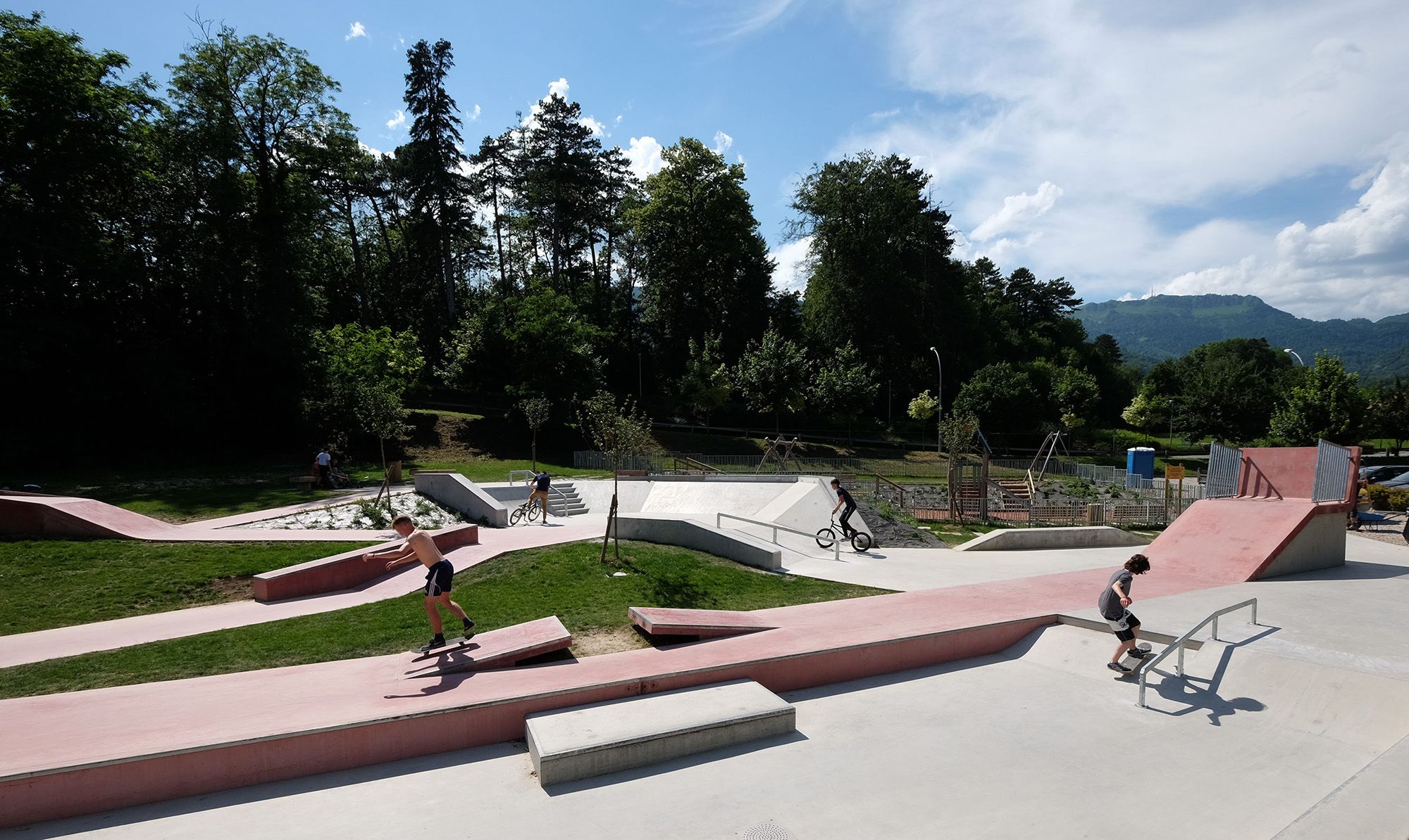 Parc du Journans Skatepark Gex Skate Spot 4/5