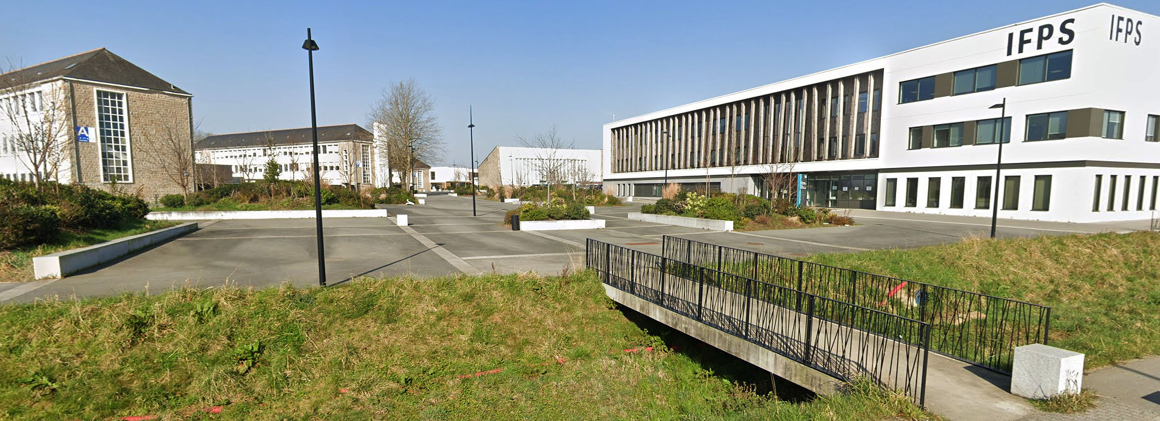 Campus Mazier Spot Street Saint Brieuc Skate Spot 3/5
