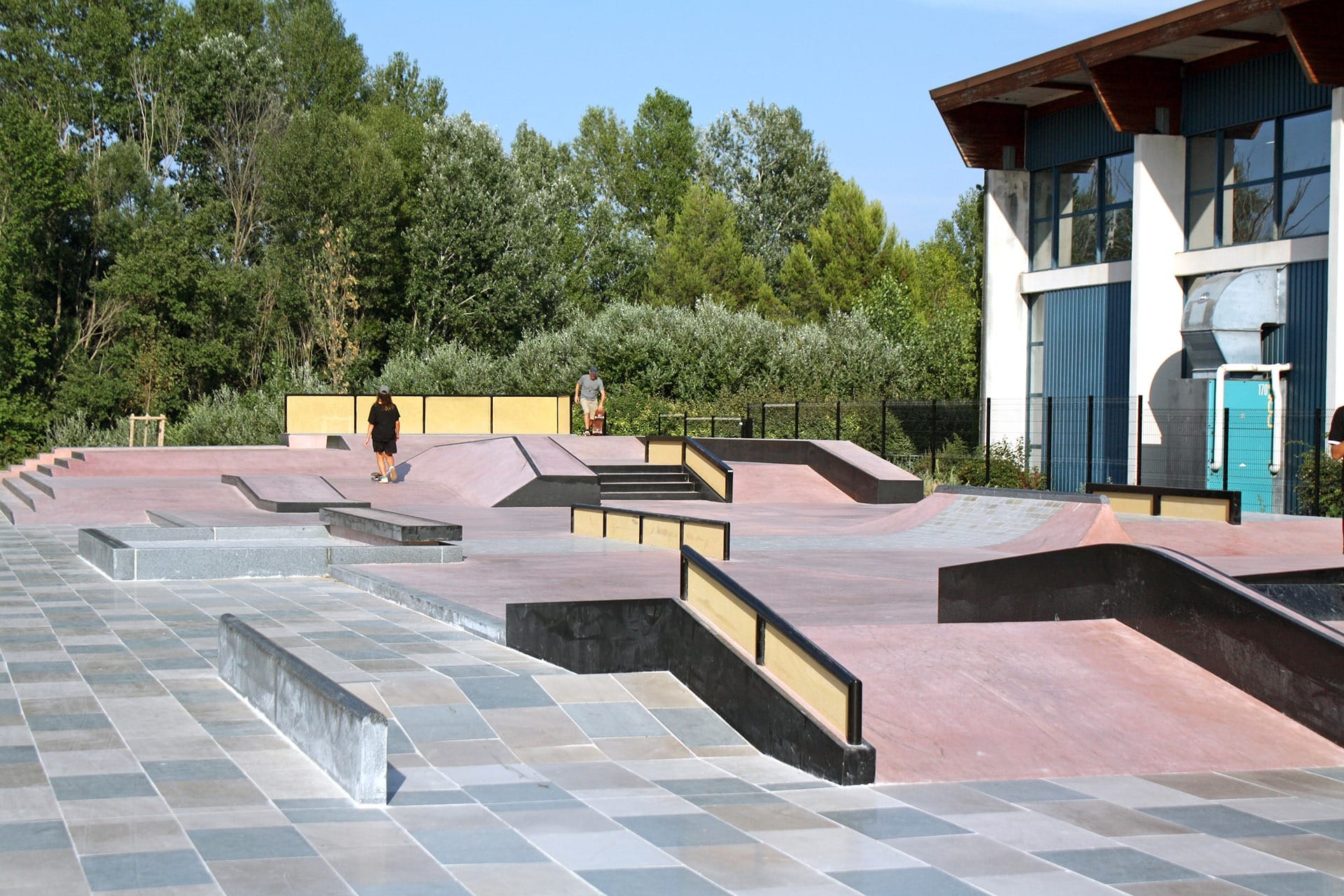 Plaine de Montaury Spot Street Bouc-Bel-Air Skate Spot 4/5