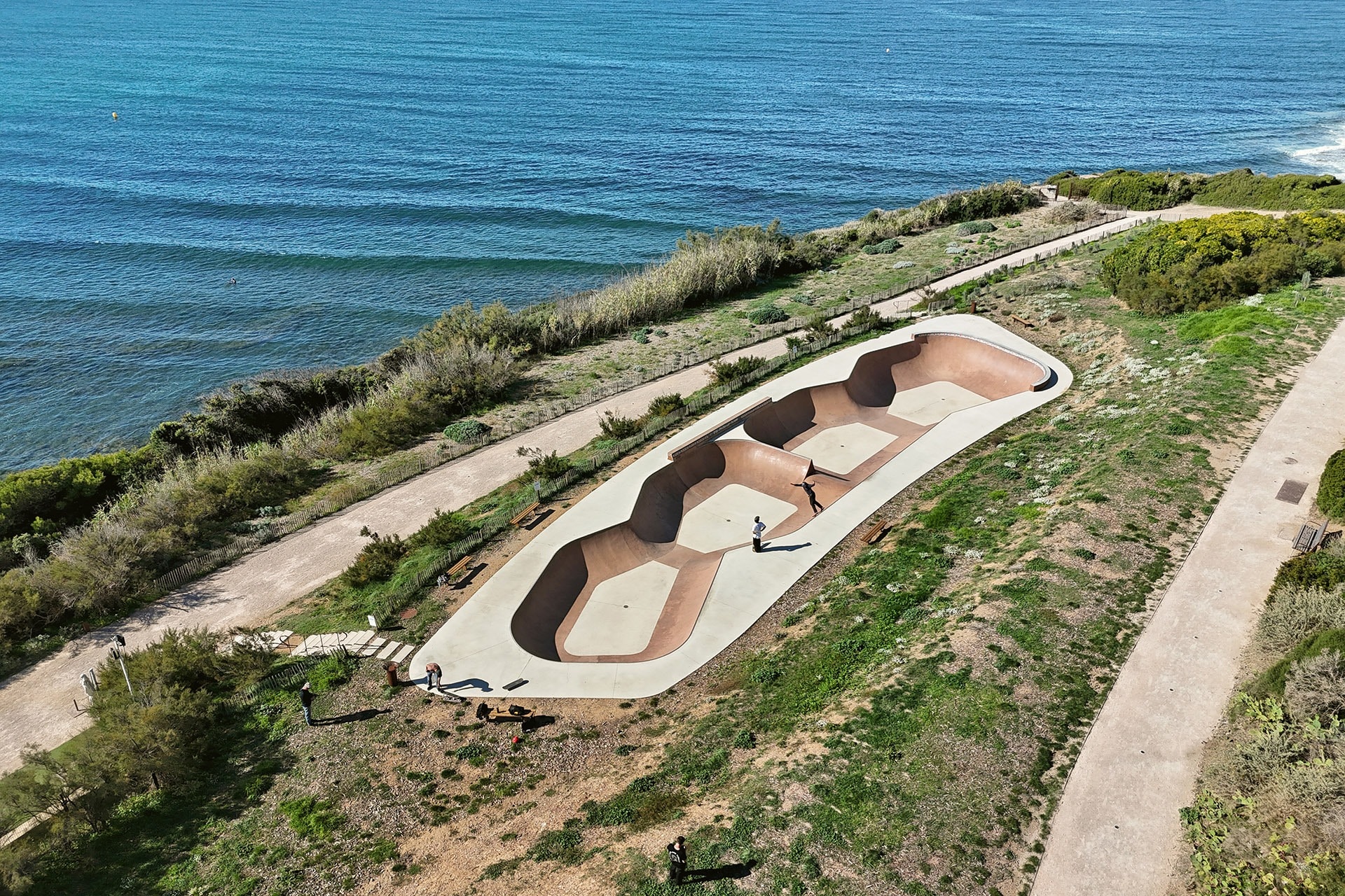 Parc de la Méditerranée Bowl Six-Fours-les-Plages Skate Spot 5/5