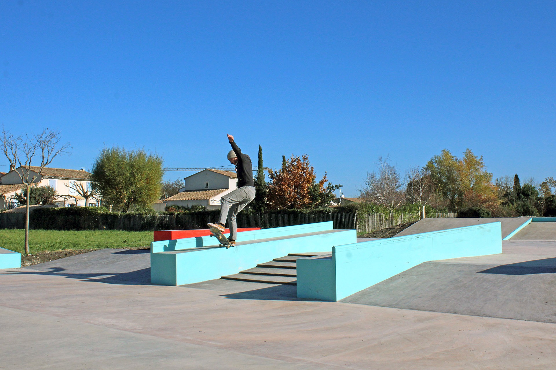 Pré du May Spot Street Caumont-sur-Durance Skate Spot 3/5