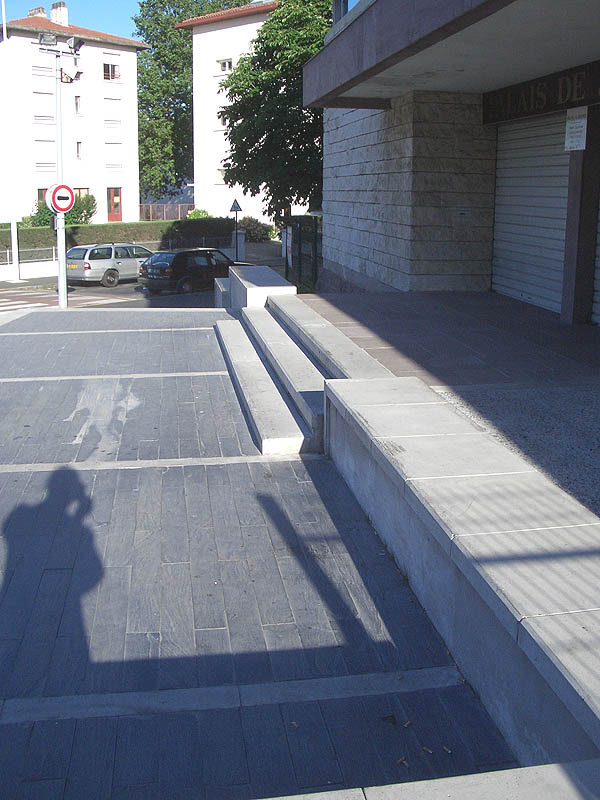 Palais de Justice Spot Street Bayonne Skate Spot 4/5