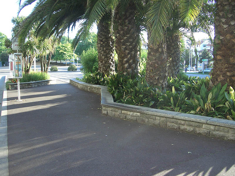Place des Basques Spot Street Bayonne Skate Spot 4/5