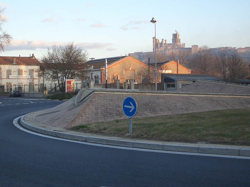 Rond-Point Occitanie Art Béziers Skate Spot 3/5