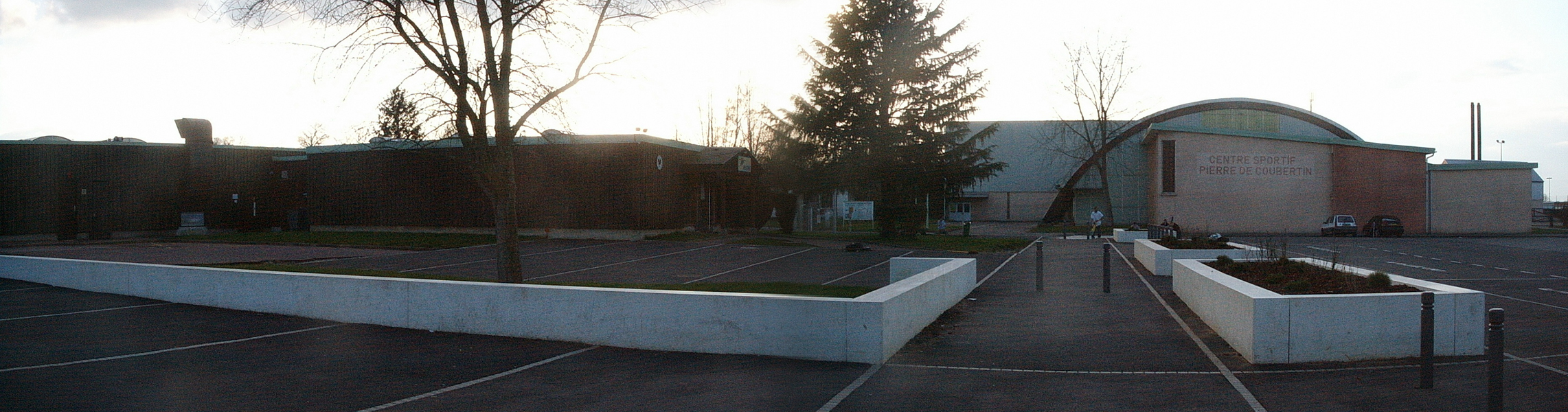 Collège Conches Spot Street Conches en Ouche Skate Spot 2/5