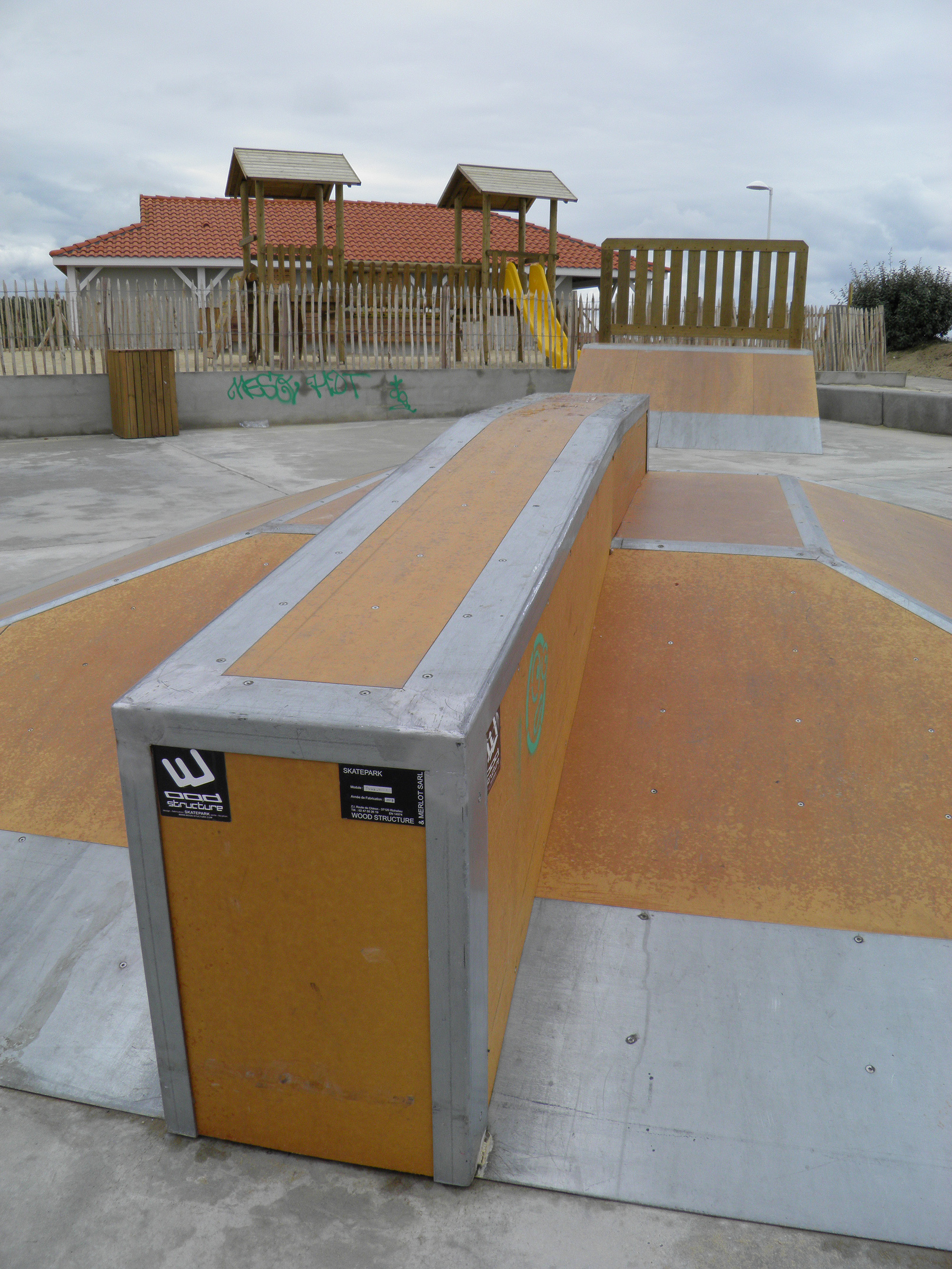 La Place Skatepark Saint Julien en Born Skate Spot 3/5