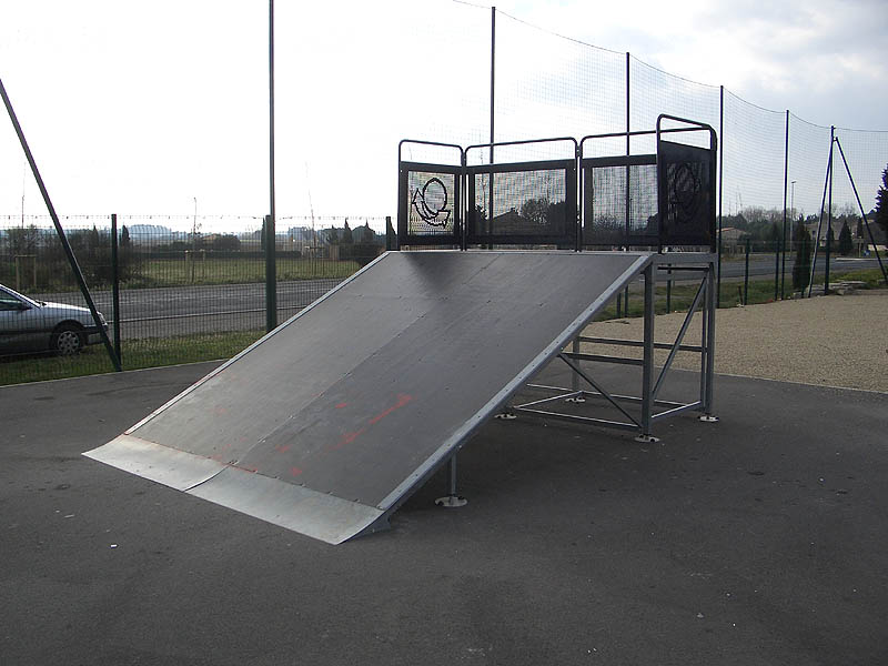 Cournonsec Skatepark Cournonsec Skate Spot 2/5