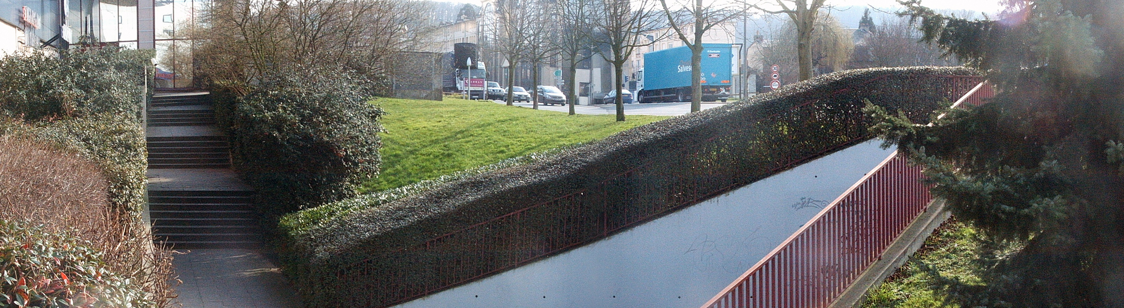 Le Cadran Spot Street Évreux Skate Spot 3/5